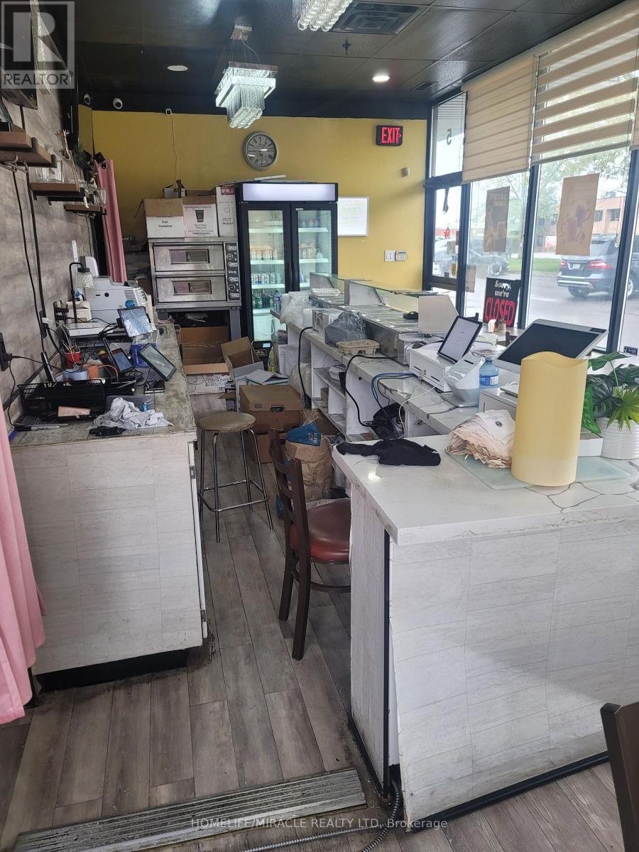 315 Traders Boulevard, Mississauga, ON