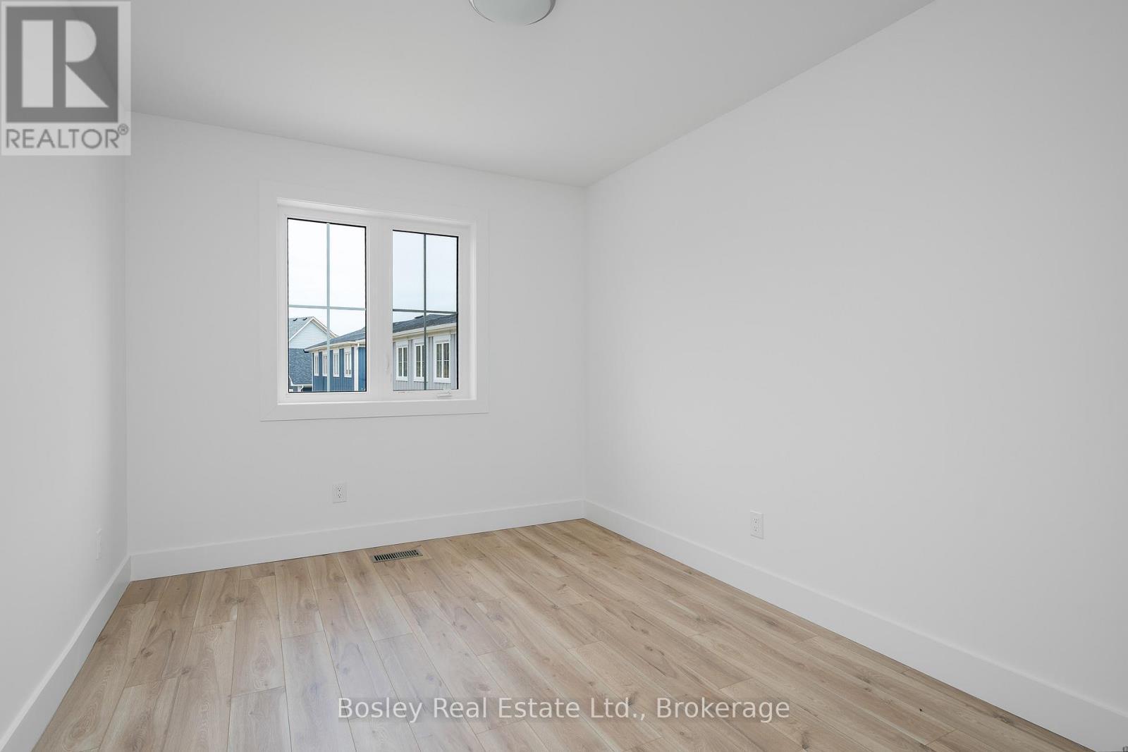 132 White Oak Crescent, Blue Mountains, ON - Indoor Photo Showing Other Room