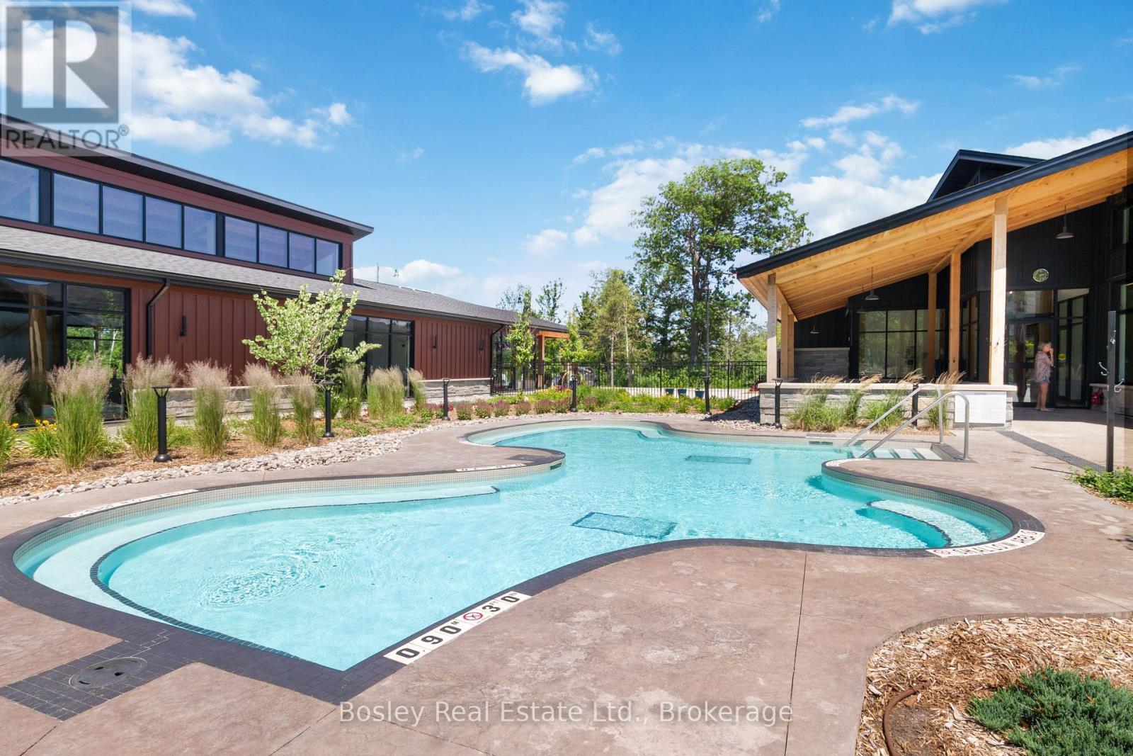 132 White Oak Crescent, Blue Mountains, ON - Outdoor With In Ground Pool With Deck Patio Veranda With Backyard