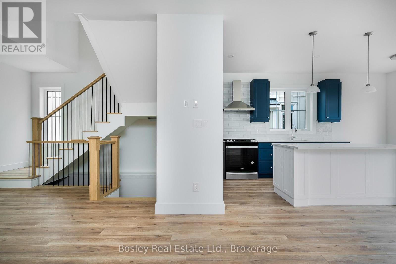 132 White Oak Crescent, Blue Mountains, ON - Indoor Photo Showing Other Room