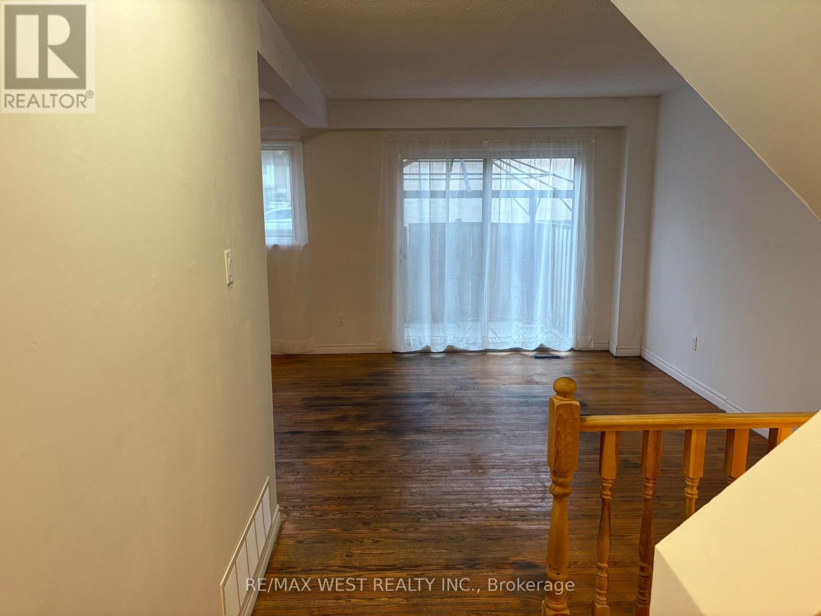 346 Fleetwood Crescent, Brampton, ON - Indoor Photo Showing Other Room