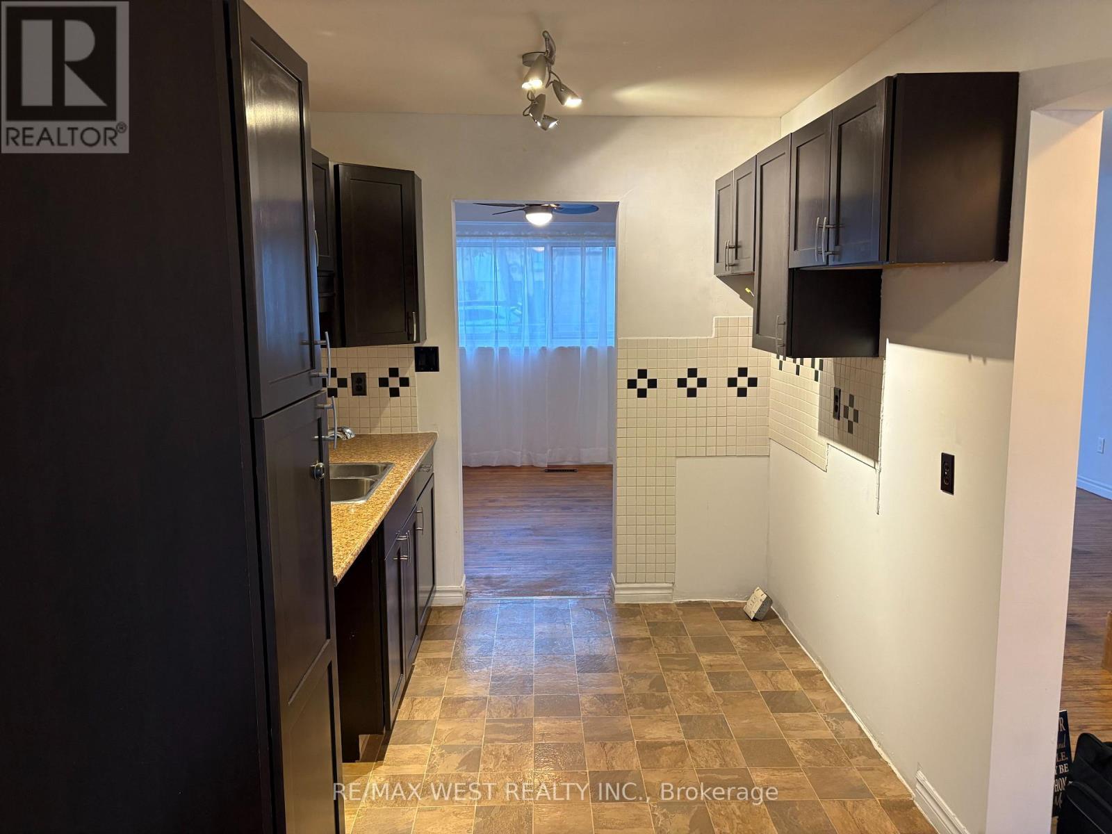 346 Fleetwood Crescent, Brampton, ON - Indoor