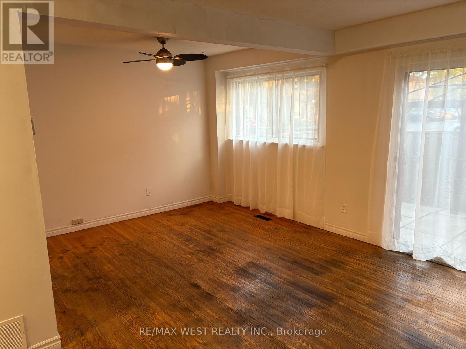 346 Fleetwood Crescent, Brampton, ON - Indoor Photo Showing Other Room