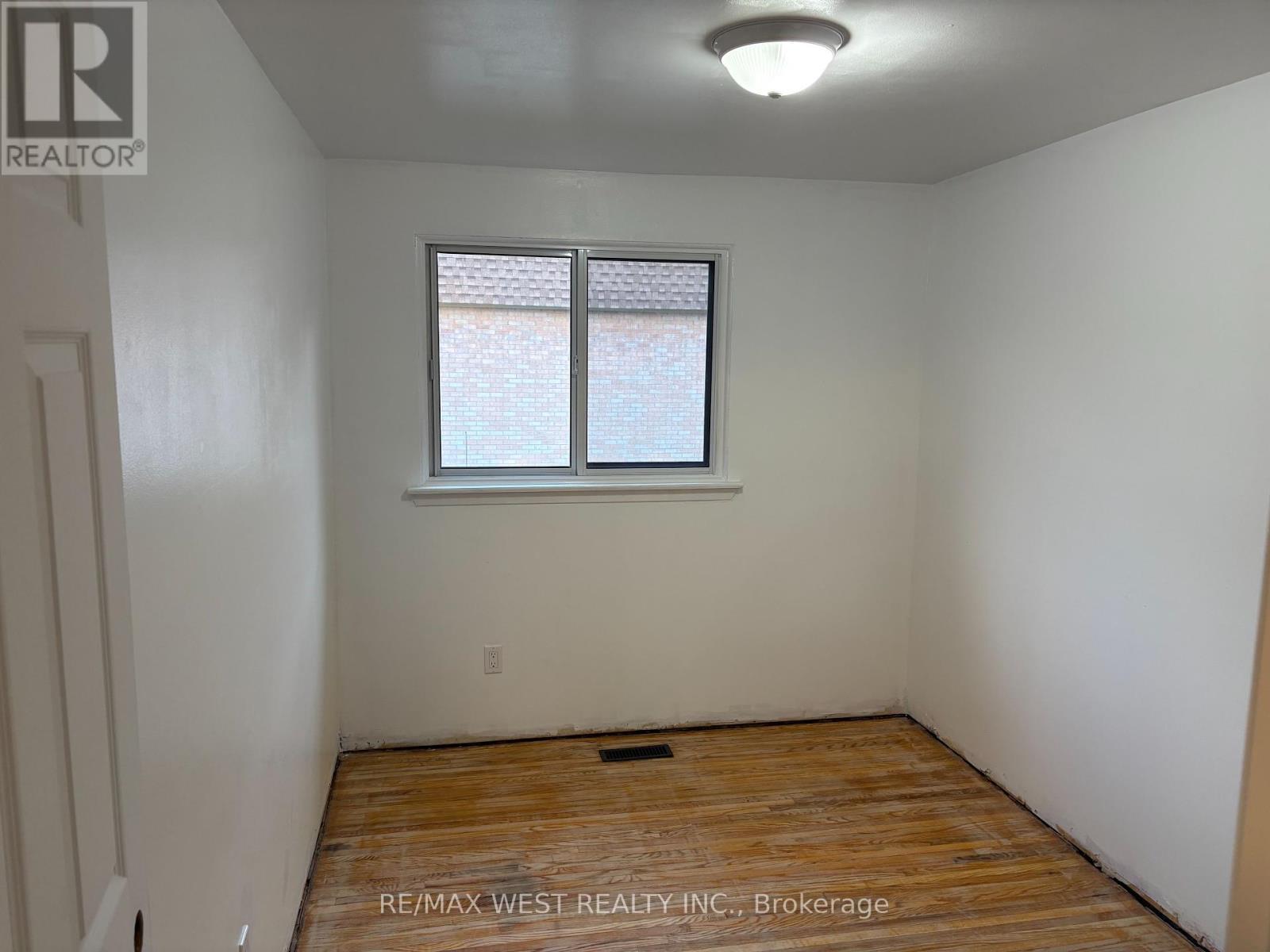 346 Fleetwood Crescent, Brampton, ON - Indoor Photo Showing Other Room