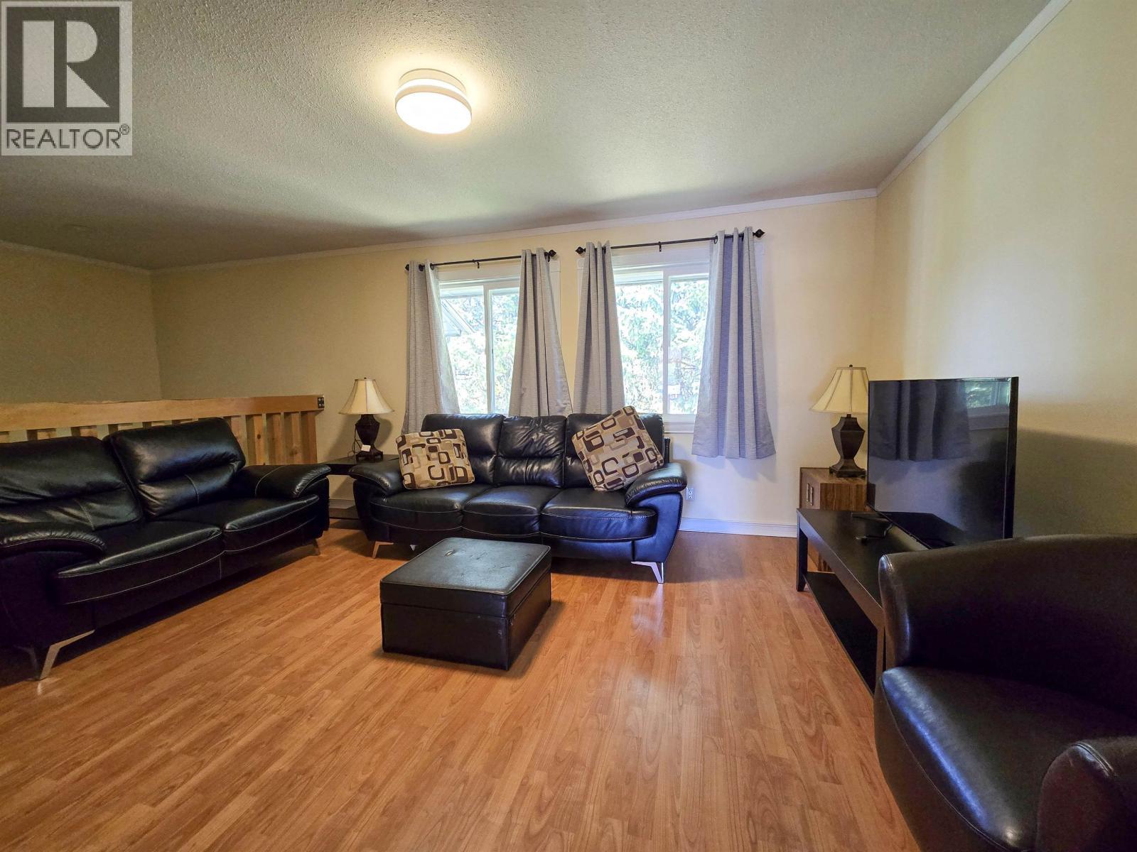 10 Gander Crescent, Kitimat, BC - Indoor Photo Showing Living Room