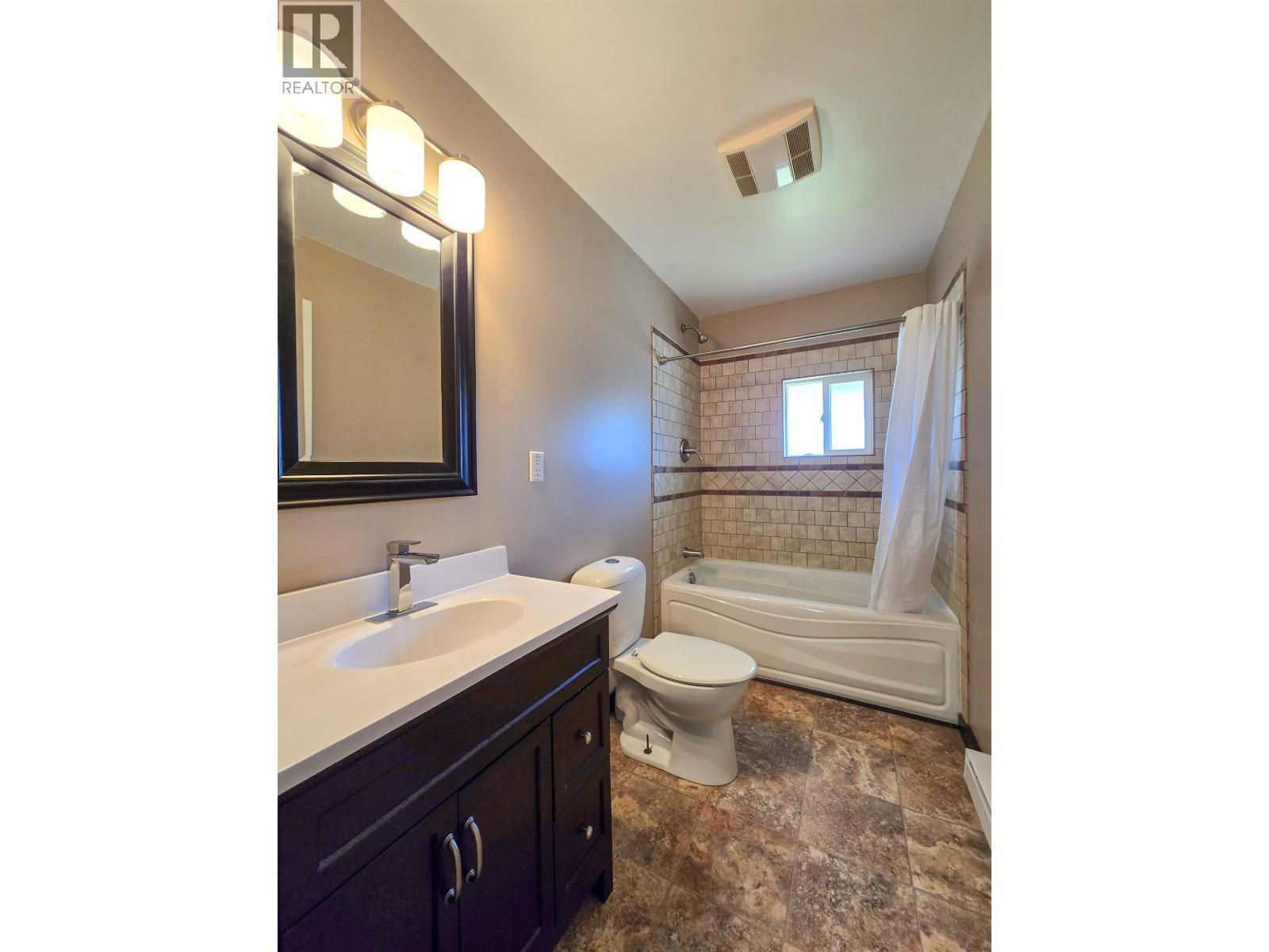 10 Gander Crescent, Kitimat, BC - Indoor Photo Showing Bathroom