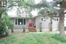 512 4th AVENUE W Assiniboia, SK S0H 0B0
