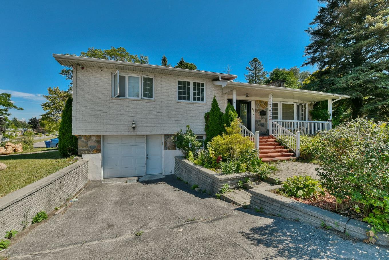 Frontage - 657 Boul. Monseigneur-Dubois, Saint-Jérôme, QC - Outdoor