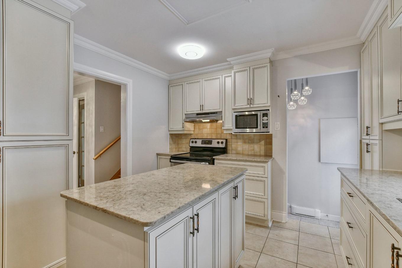 Kitchen - 657 Boul. Monseigneur-Dubois, Saint-Jérôme, QC - Indoor Photo Showing Kitchen