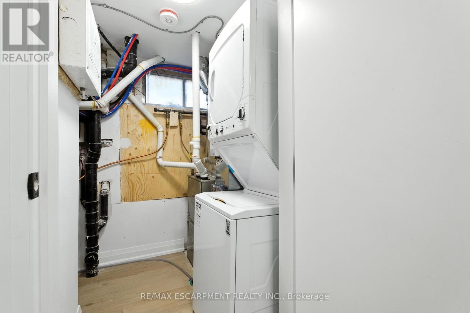 B - 929 Upper Ottawa Street, Hamilton, ON - Photo Showing Laundry Room