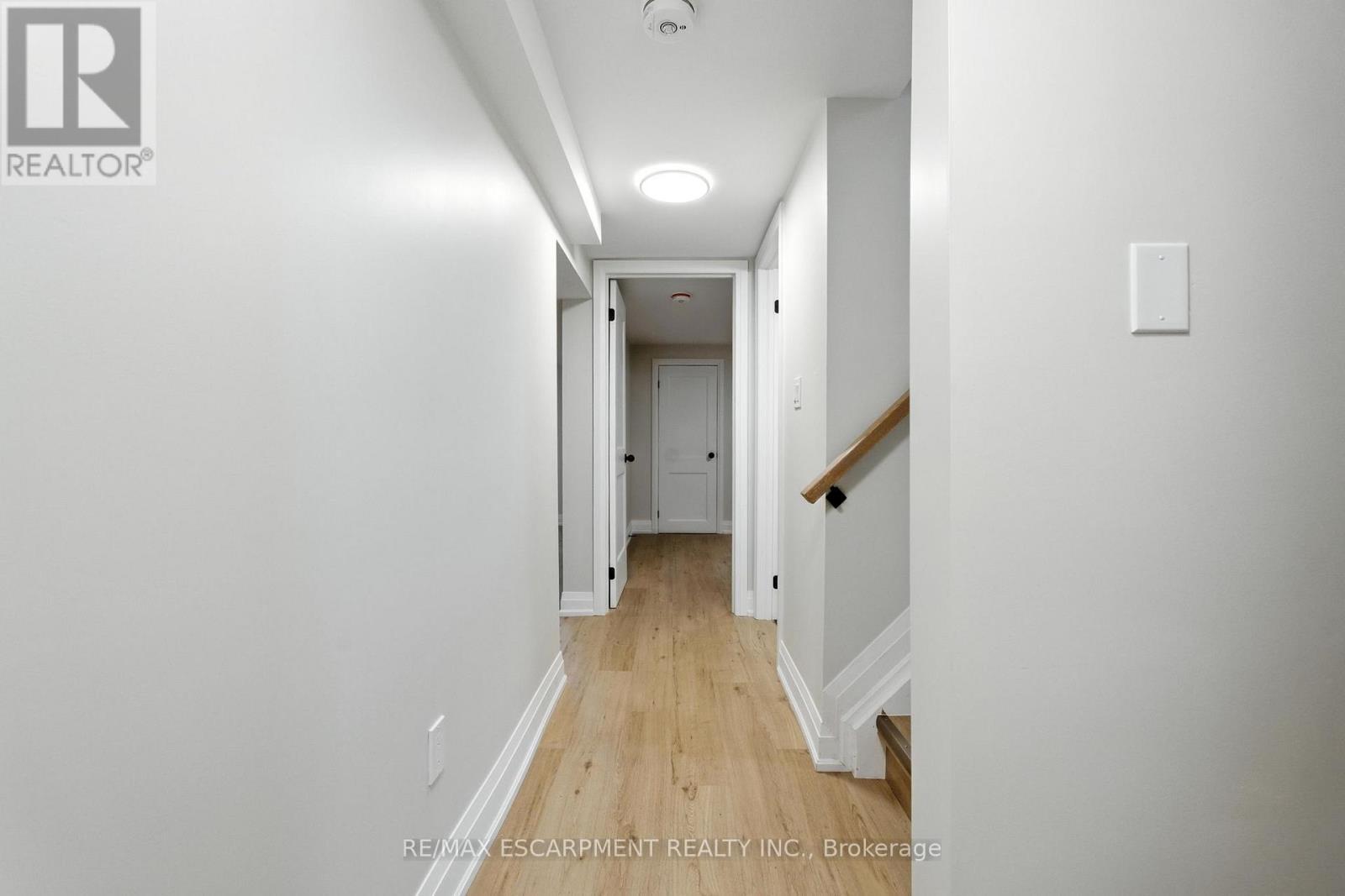 B - 929 Upper Ottawa Street, Hamilton, ON - Indoor Photo Showing Other Room