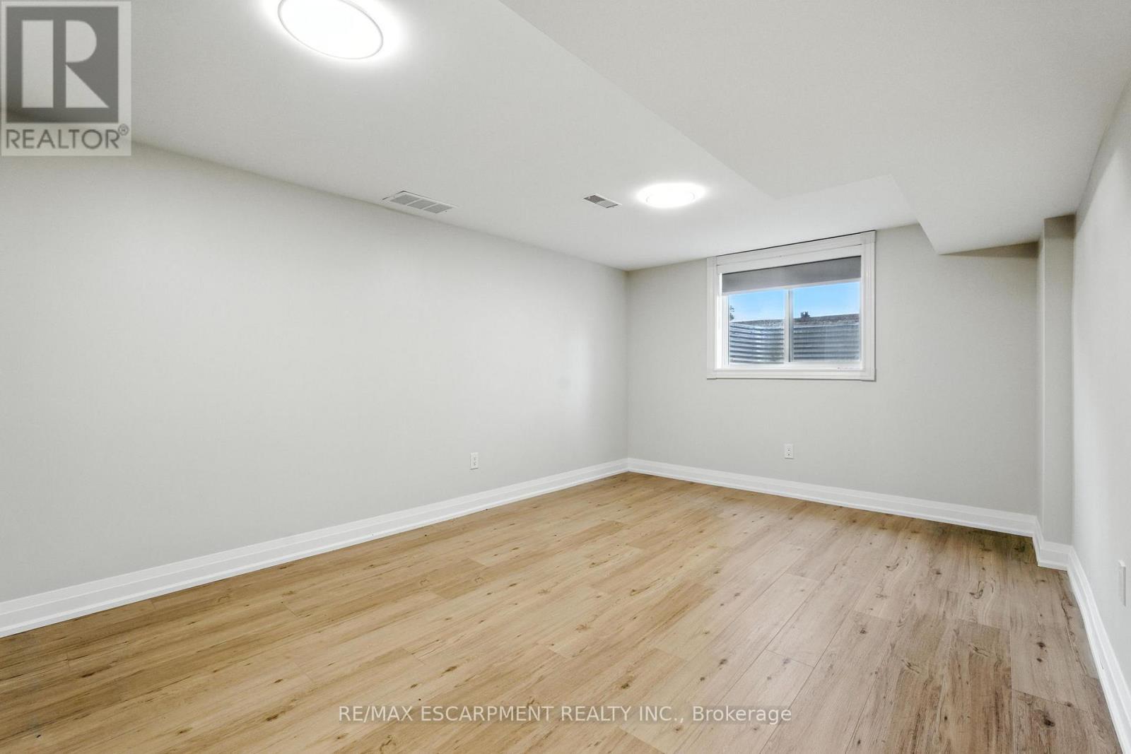 B - 929 Upper Ottawa Street, Hamilton, ON - Indoor Photo Showing Other Room