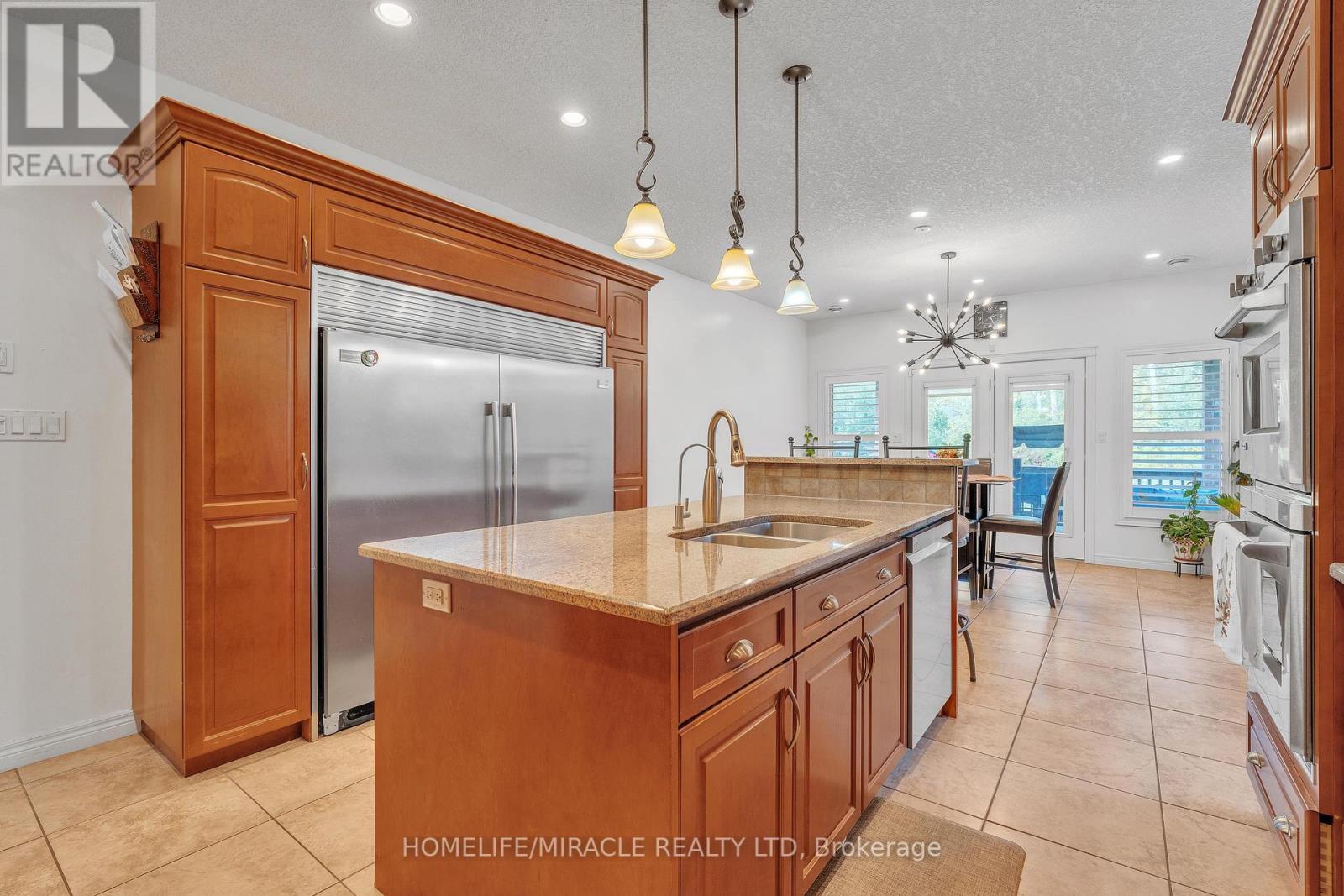 6956 Concession 4, Puslinch, ON - Indoor Photo Showing Kitchen With Double Sink