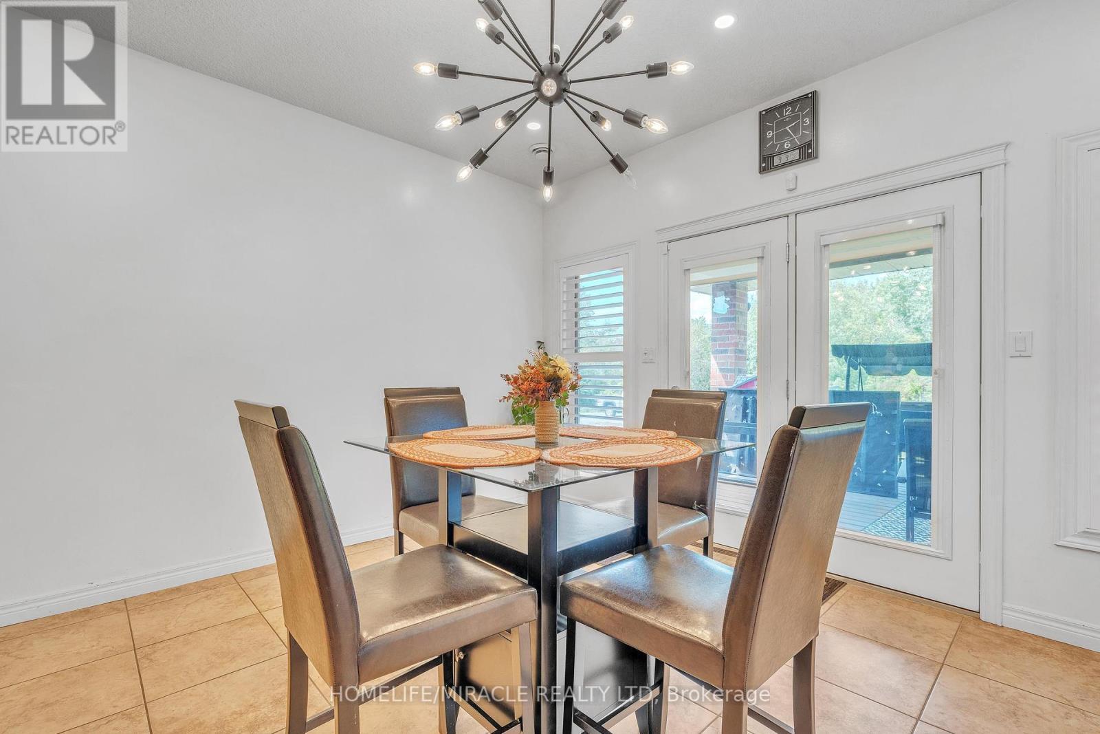 6956 Concession 4, Puslinch, ON - Indoor Photo Showing Dining Room