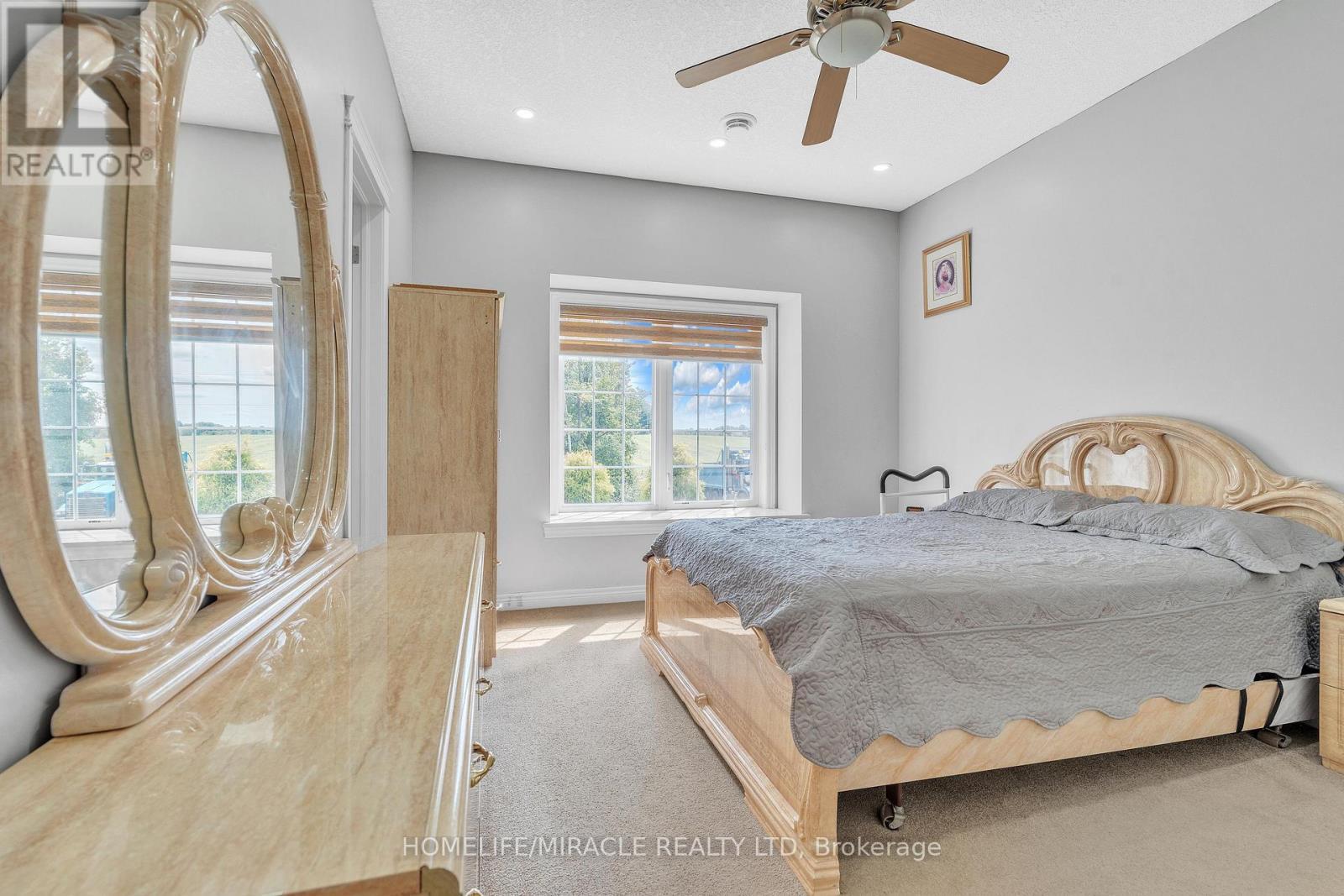 6956 Concession 4, Puslinch, ON - Indoor Photo Showing Bedroom