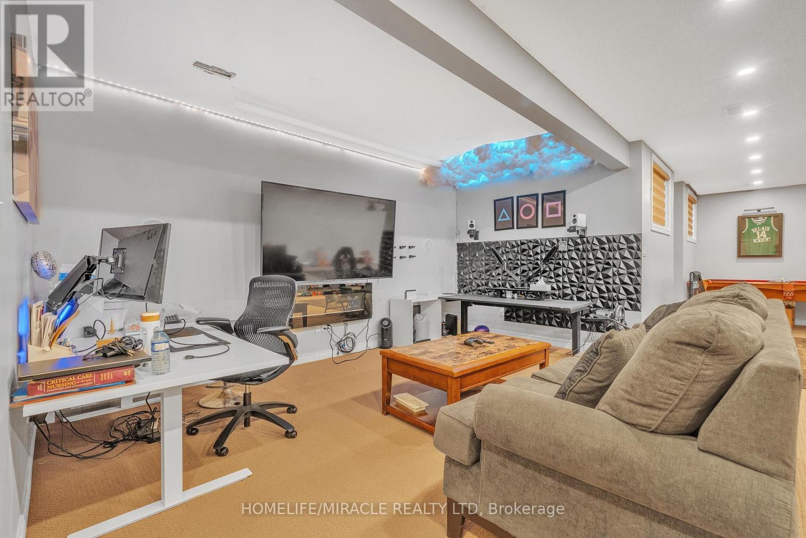 6956 Concession 4, Puslinch, ON - Indoor Photo Showing Office