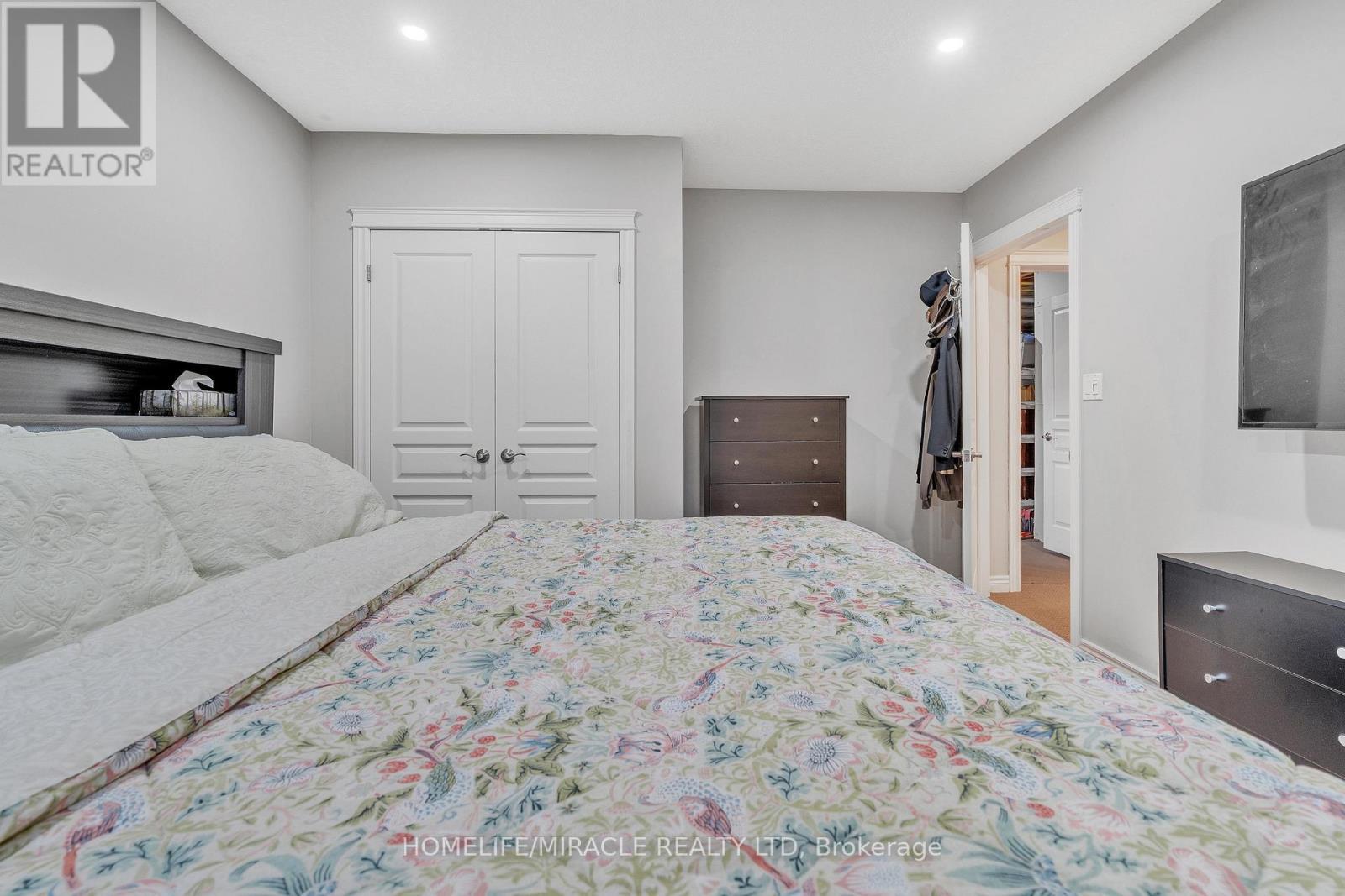 6956 Concession 4, Puslinch, ON - Indoor Photo Showing Bedroom
