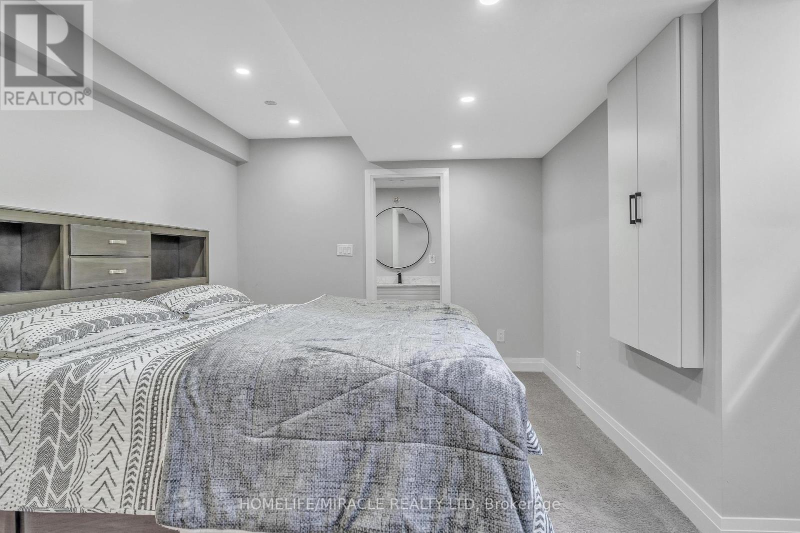 6956 Concession 4, Puslinch, ON - Indoor Photo Showing Bedroom