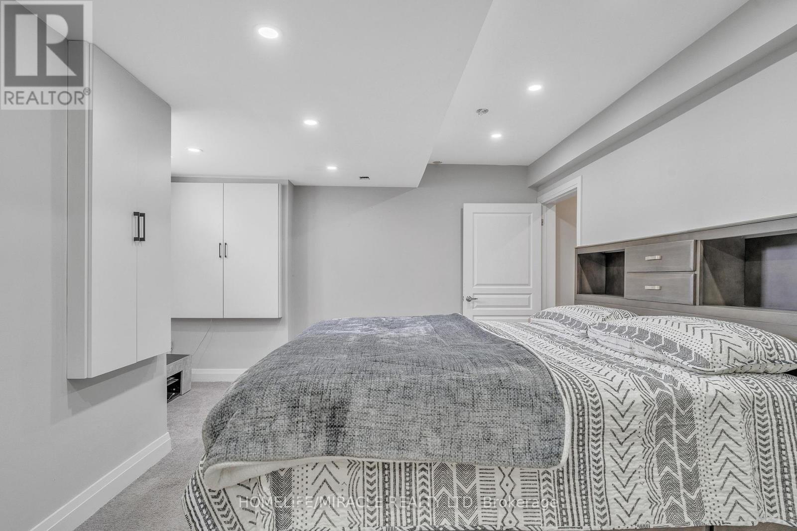 6956 Concession 4, Puslinch, ON - Indoor Photo Showing Bedroom