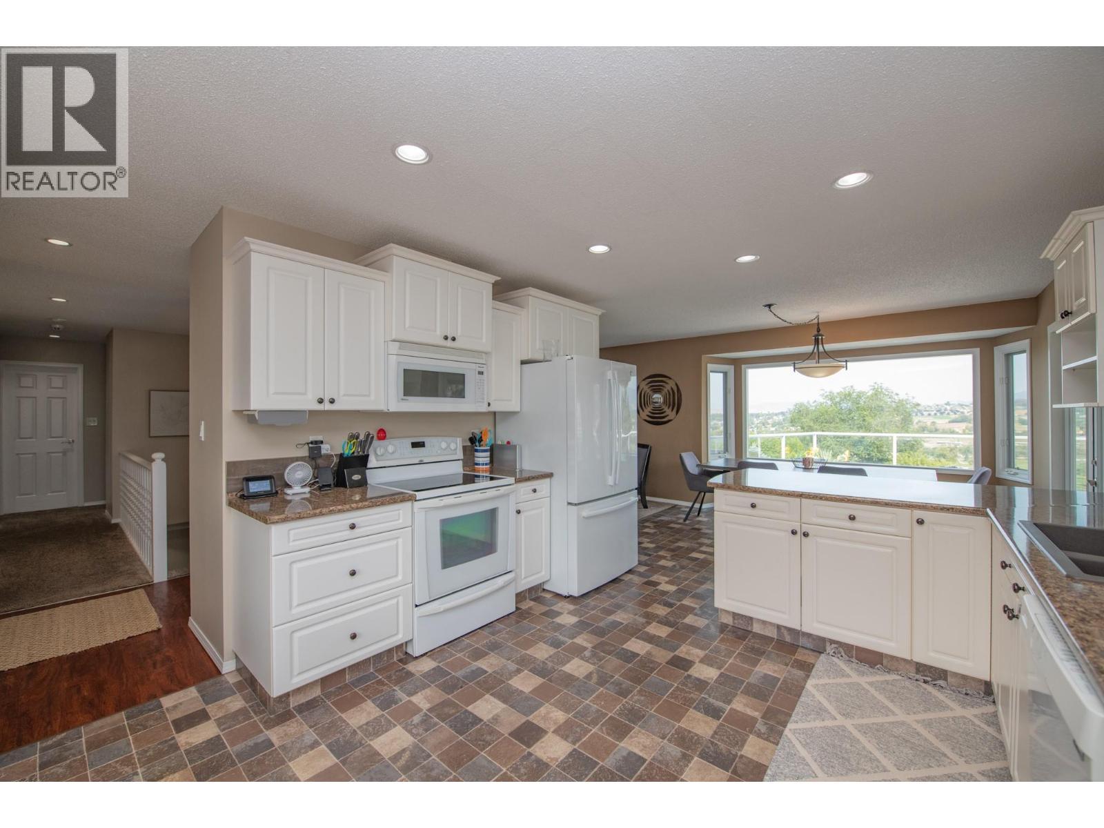 161 Cranberry Lane, Vernon, BC - Indoor Photo Showing Kitchen With Double Sink
