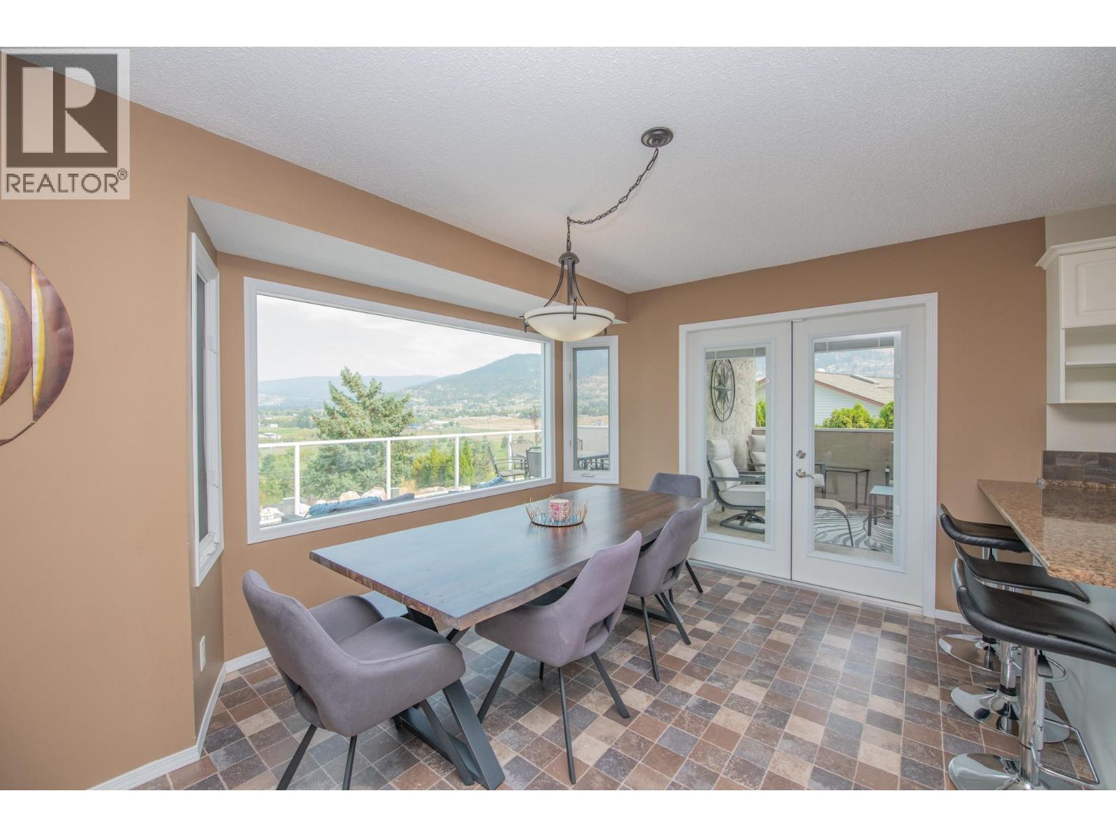 161 Cranberry Lane, Vernon, BC - Indoor Photo Showing Dining Room