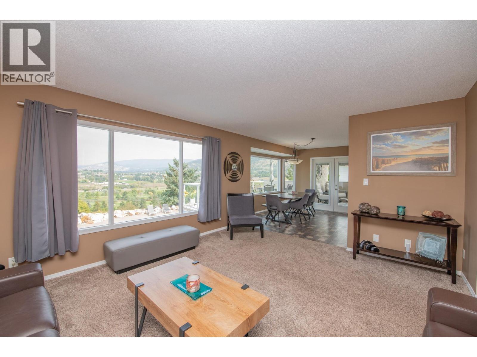 161 Cranberry Lane, Vernon, BC - Indoor Photo Showing Dining Room