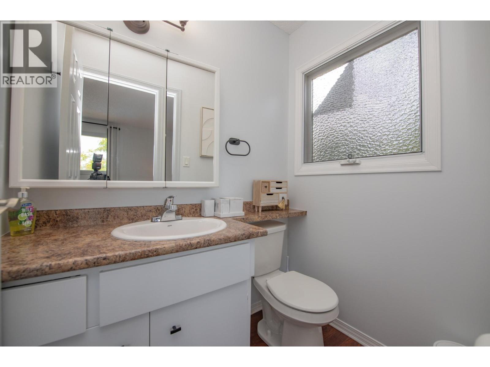 161 Cranberry Lane, Vernon, BC - Indoor Photo Showing Bedroom