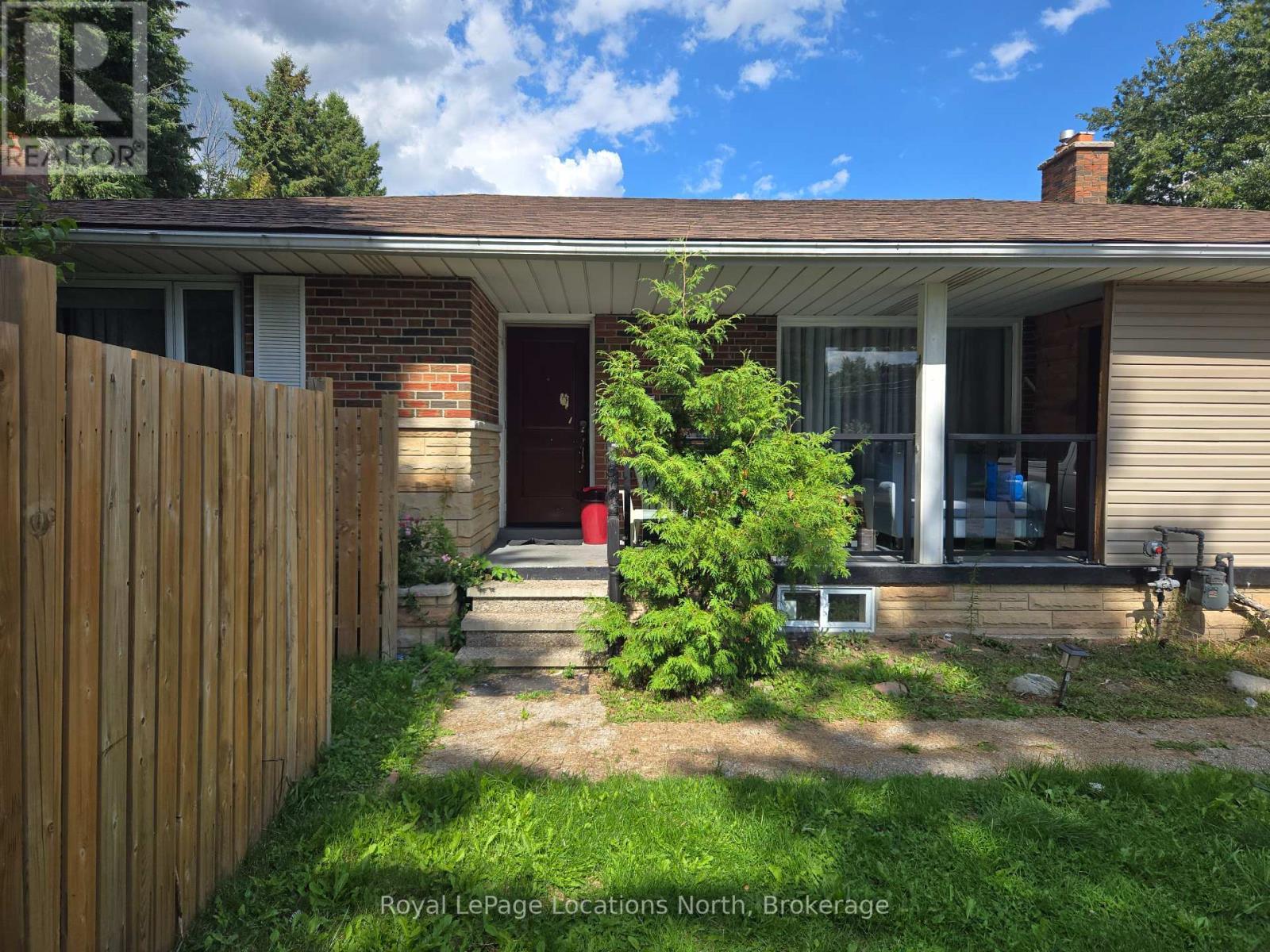Front Entrance - 6042 Highway 9 Highway, Caledon (Mono Mills), ON - Outdoor With Deck Patio Veranda