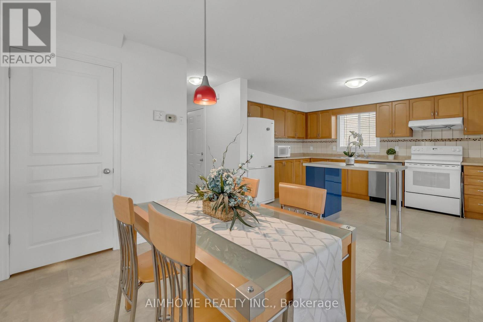20 Wilkie Crescent, Guelph, ON - Indoor Photo Showing Kitchen With Double Sink
