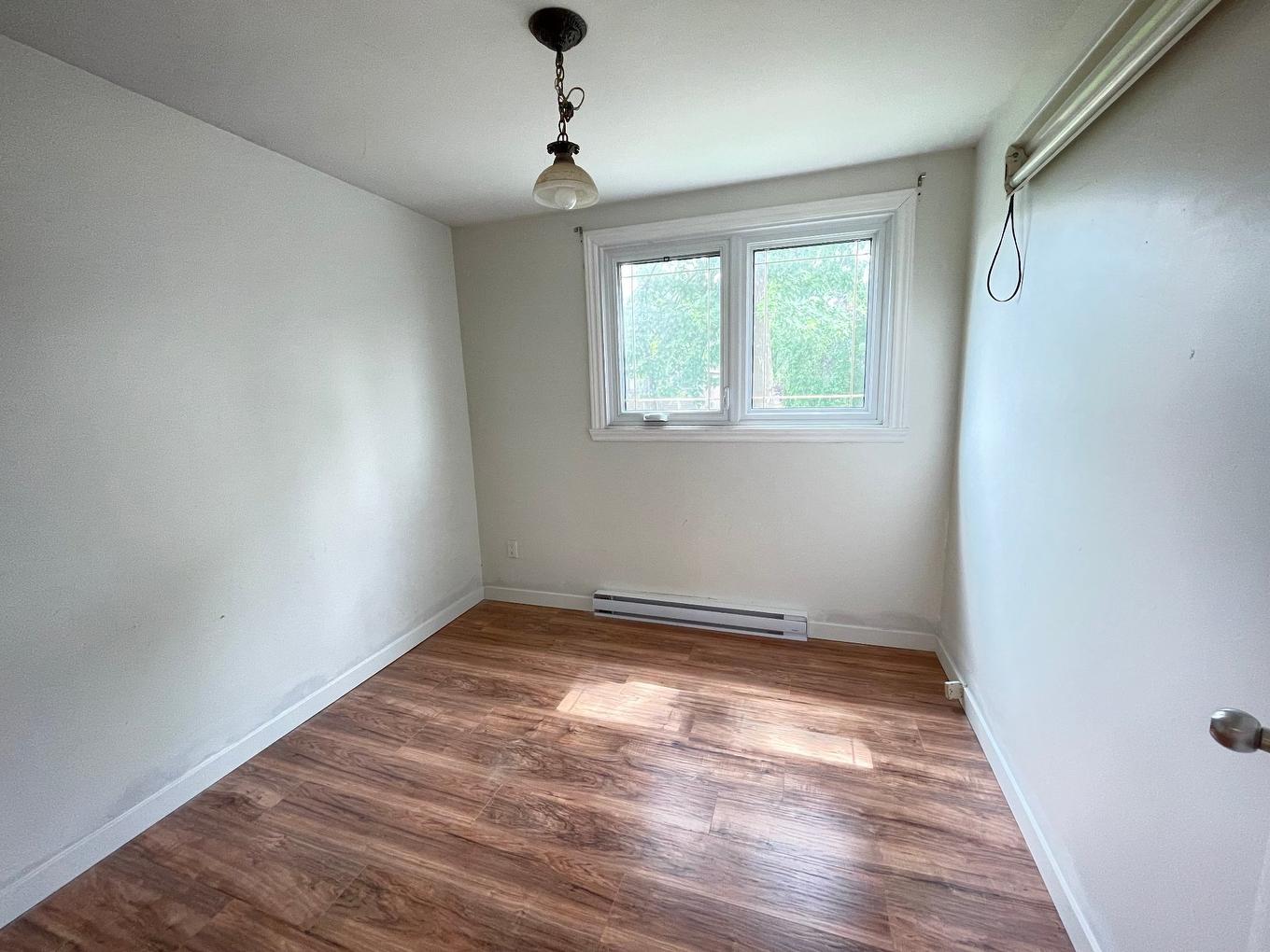 Bedroom - 1757 Boul. Sunnybrooke, Dollard-Des-Ormeaux, QC - Indoor Photo Showing Other Room