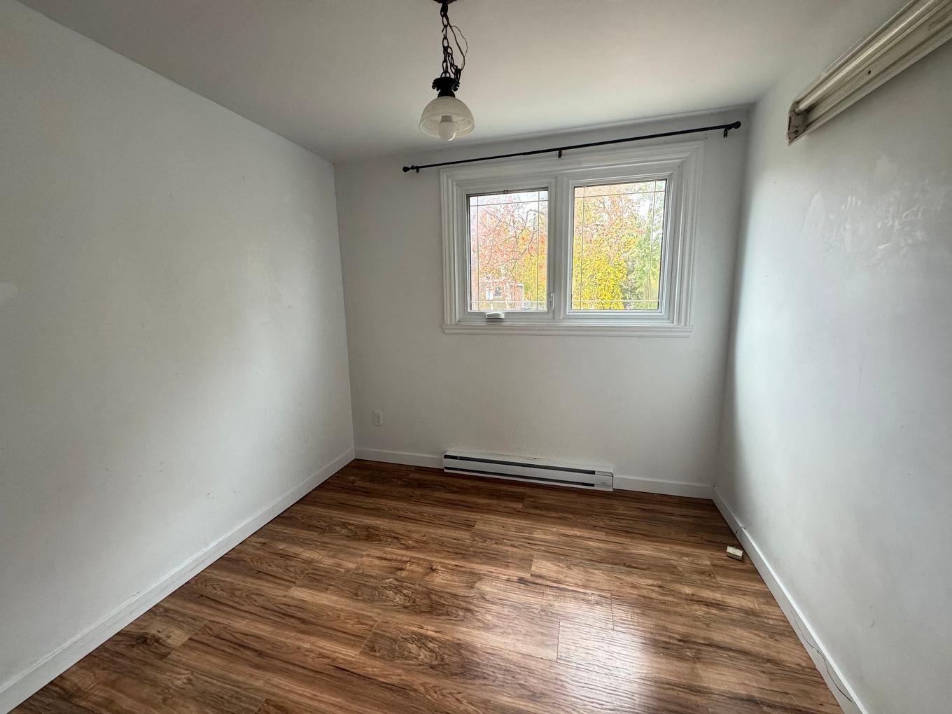 Bedroom - 1757 Boul. Sunnybrooke, Dollard-Des-Ormeaux, QC - Indoor Photo Showing Other Room