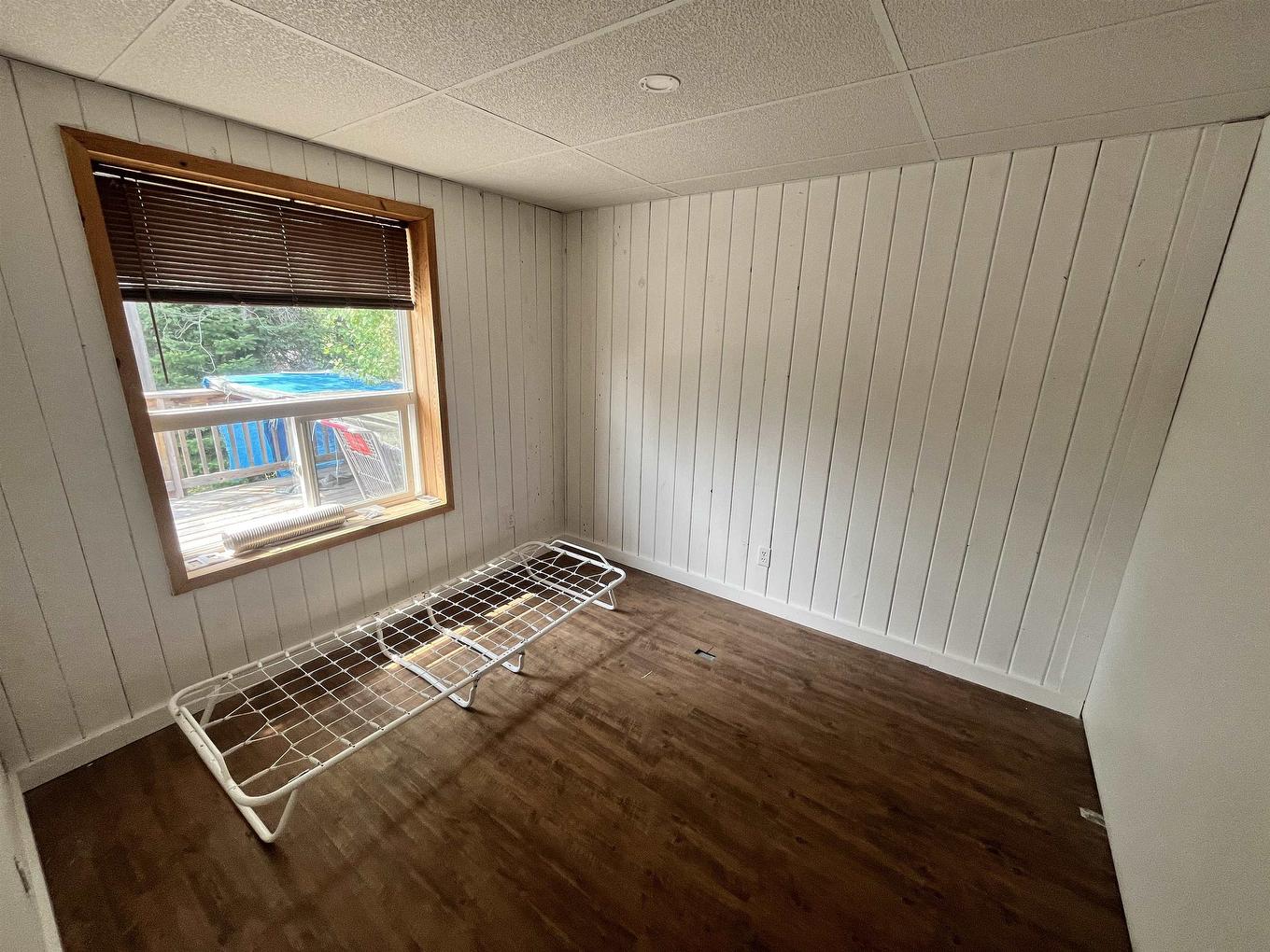 1255 Highway 105, Ear Falls, ON - Indoor Photo Showing Other Room