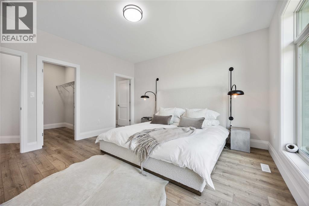 237 Nicholas Street, Sarnia, ON - Indoor Photo Showing Bedroom