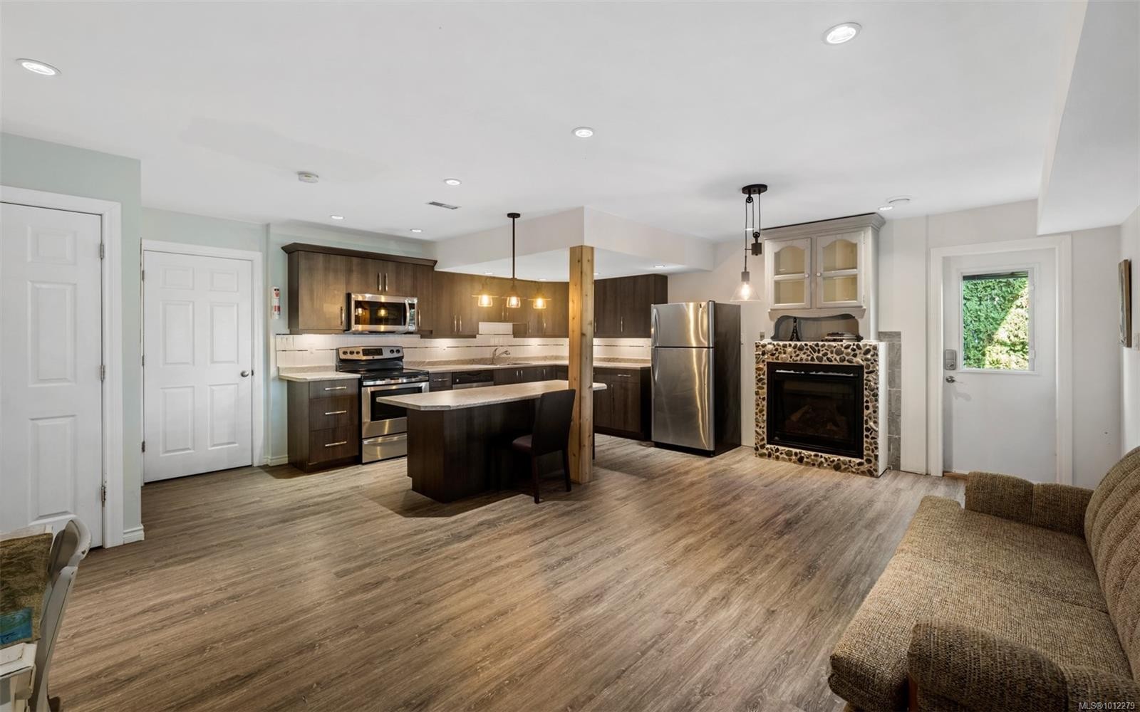 6621 Lakes Rd, Duncan, BC