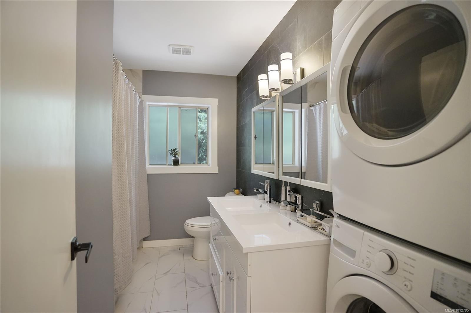 3090 Decourcy Dr, Nanaimo, BC