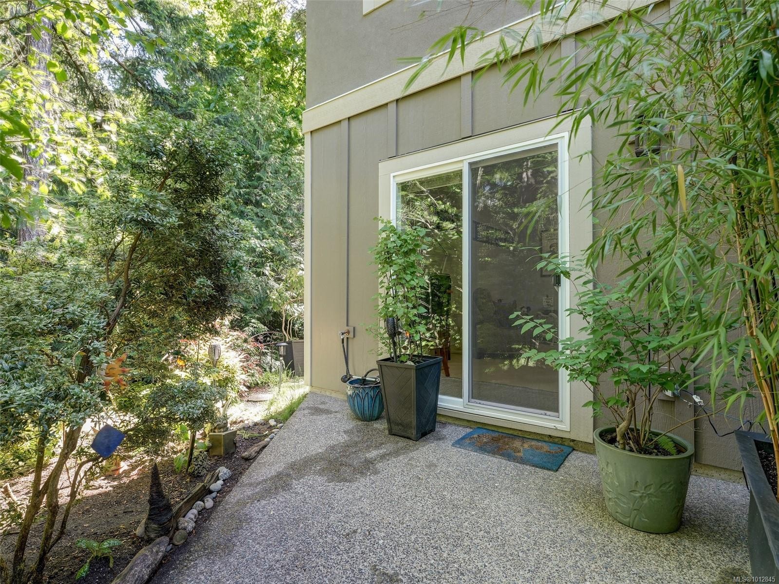 18-551 Bezanton Way, Colwood, BC