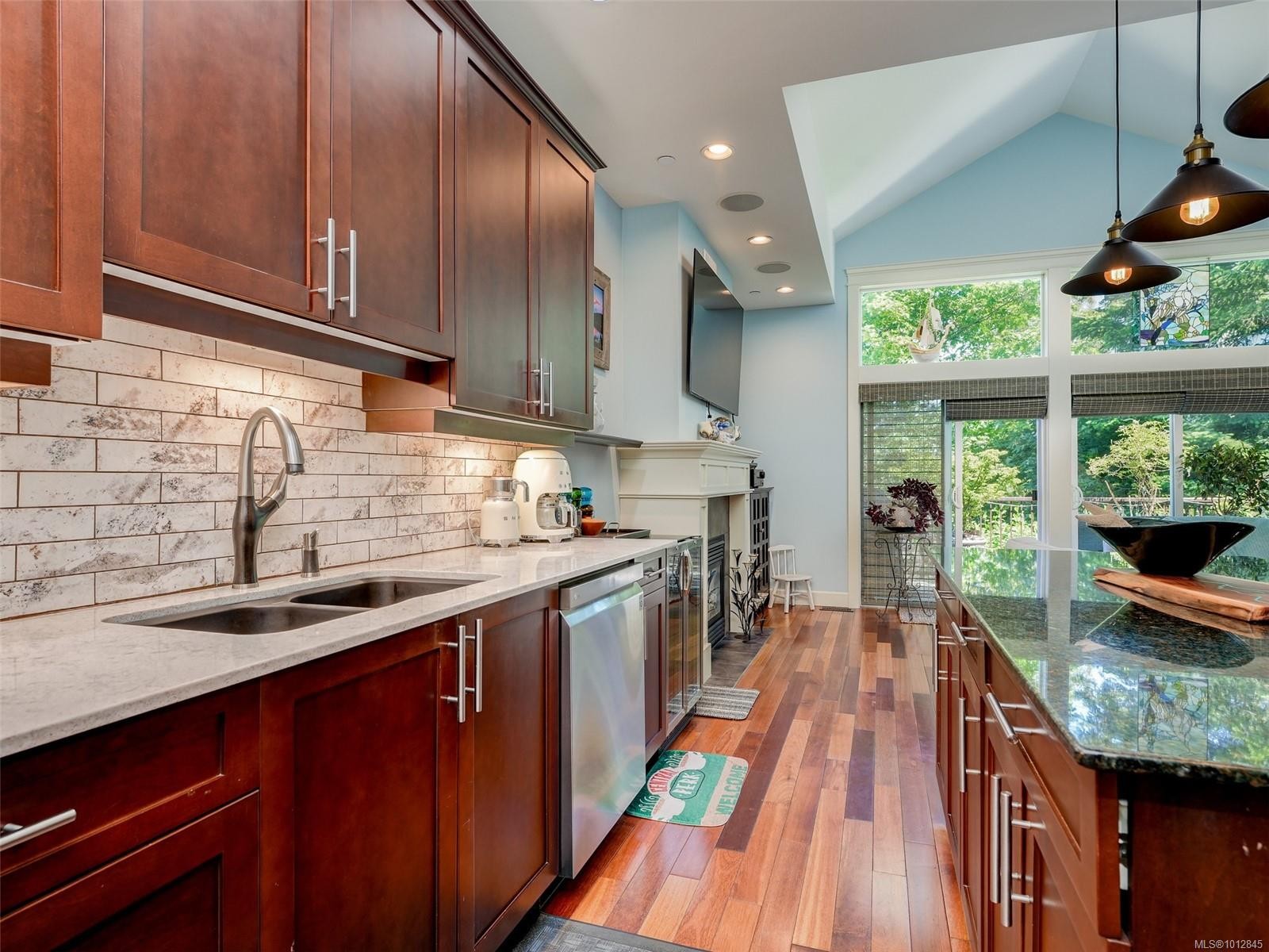 18-551 Bezanton Way, Colwood, BC