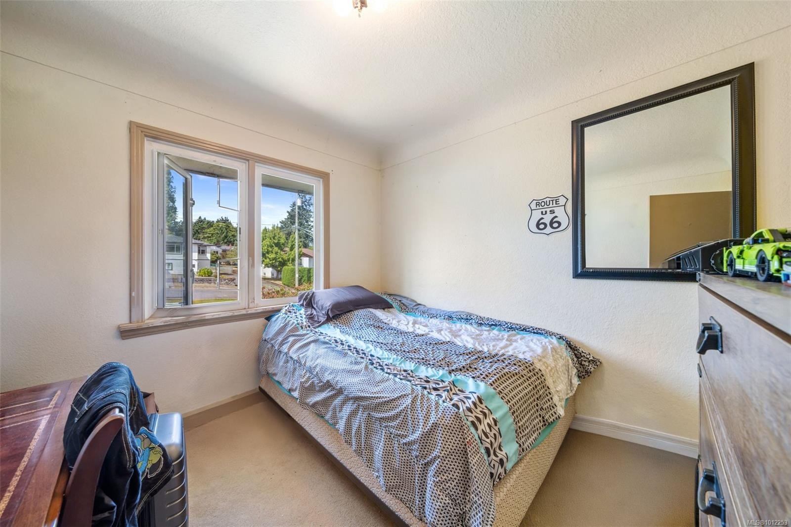 215 Suzanne Pl, View Royal, BC