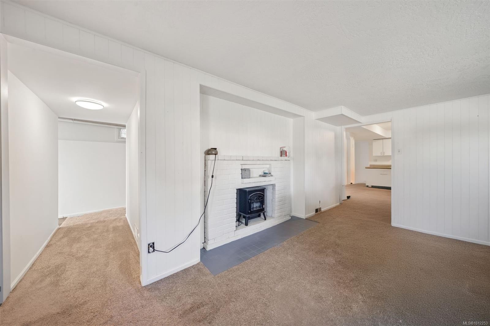 215 Suzanne Pl, View Royal, BC