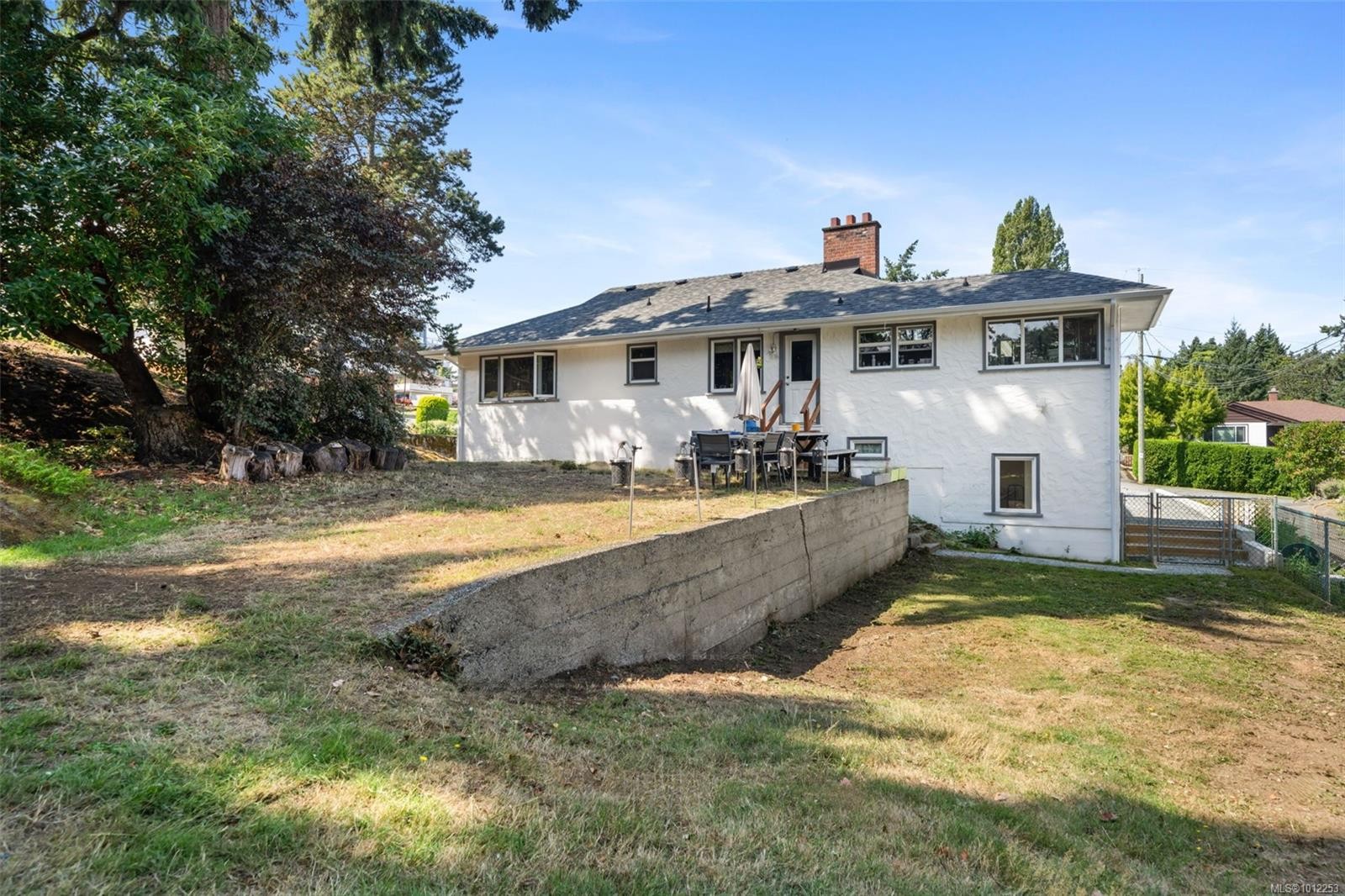 215 Suzanne Pl, View Royal, BC