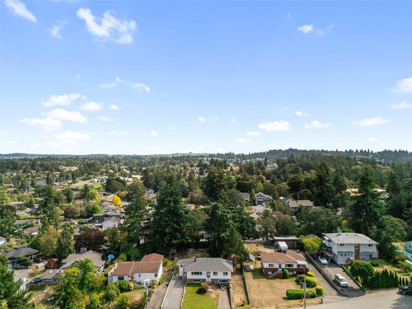 215 Suzanne Pl, View Royal, BC