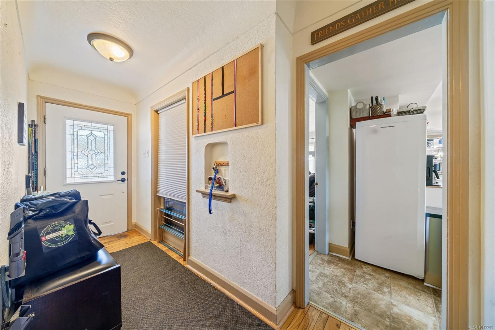 215 Suzanne Pl, View Royal, BC