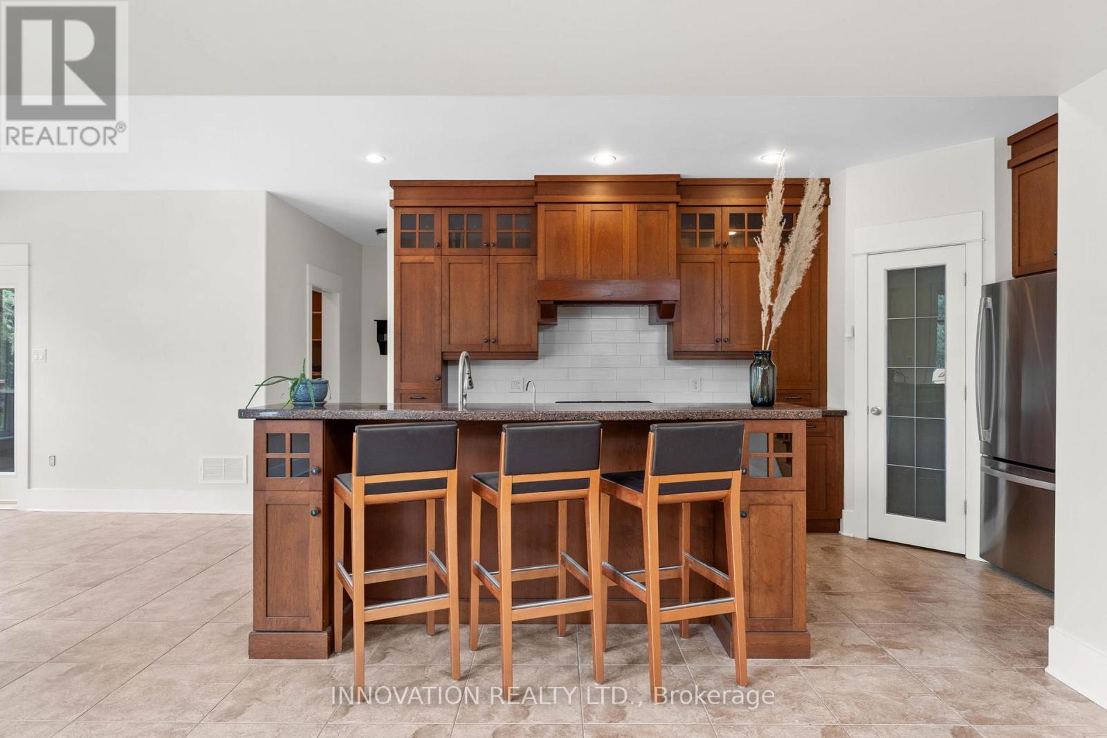 199 Blackberry Way, Ottawa, ON - Indoor Photo Showing Kitchen