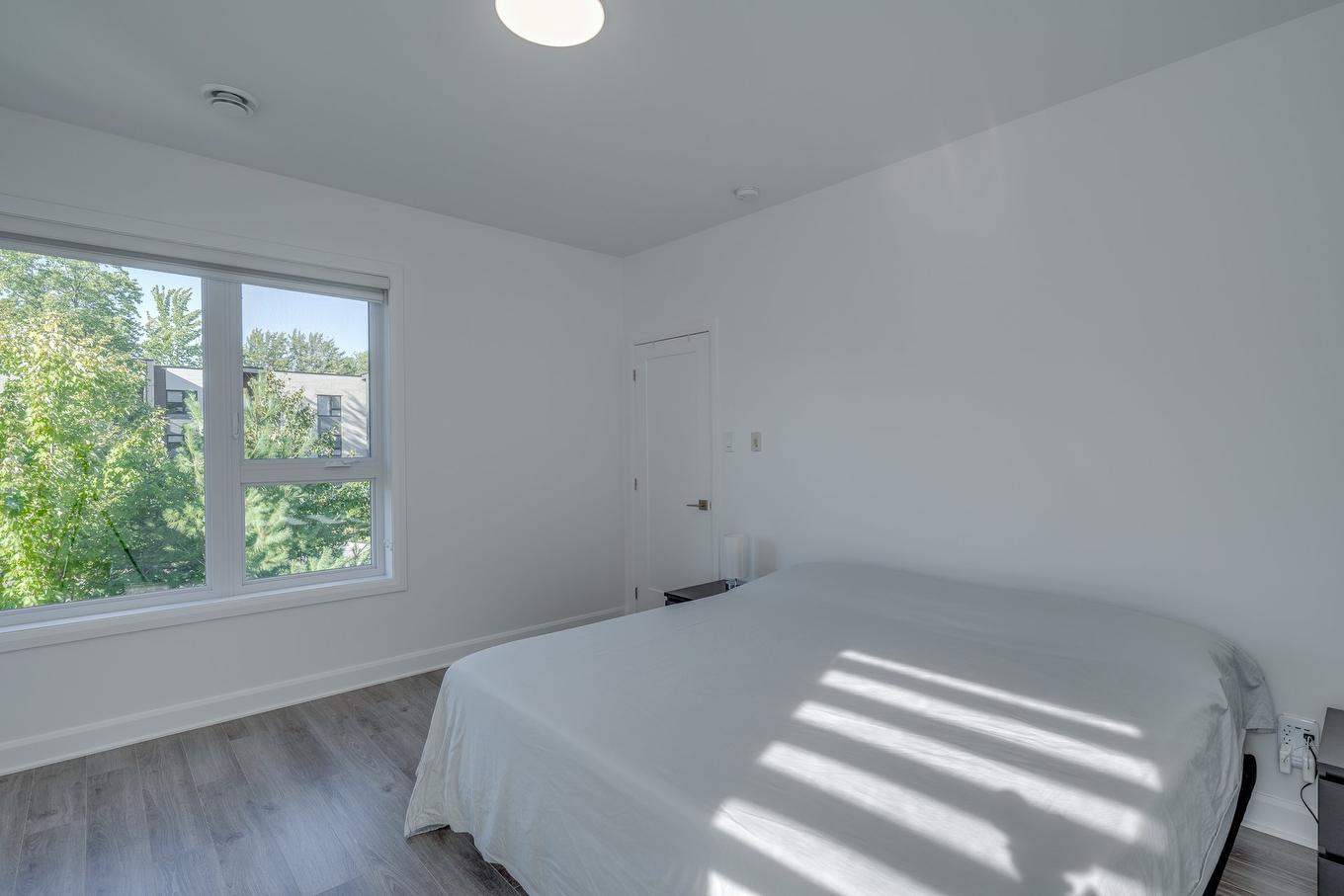 Chambre à coucher principale - 201-130 Boul. De Chambery, Blainville, QC - Indoor Photo Showing Bedroom