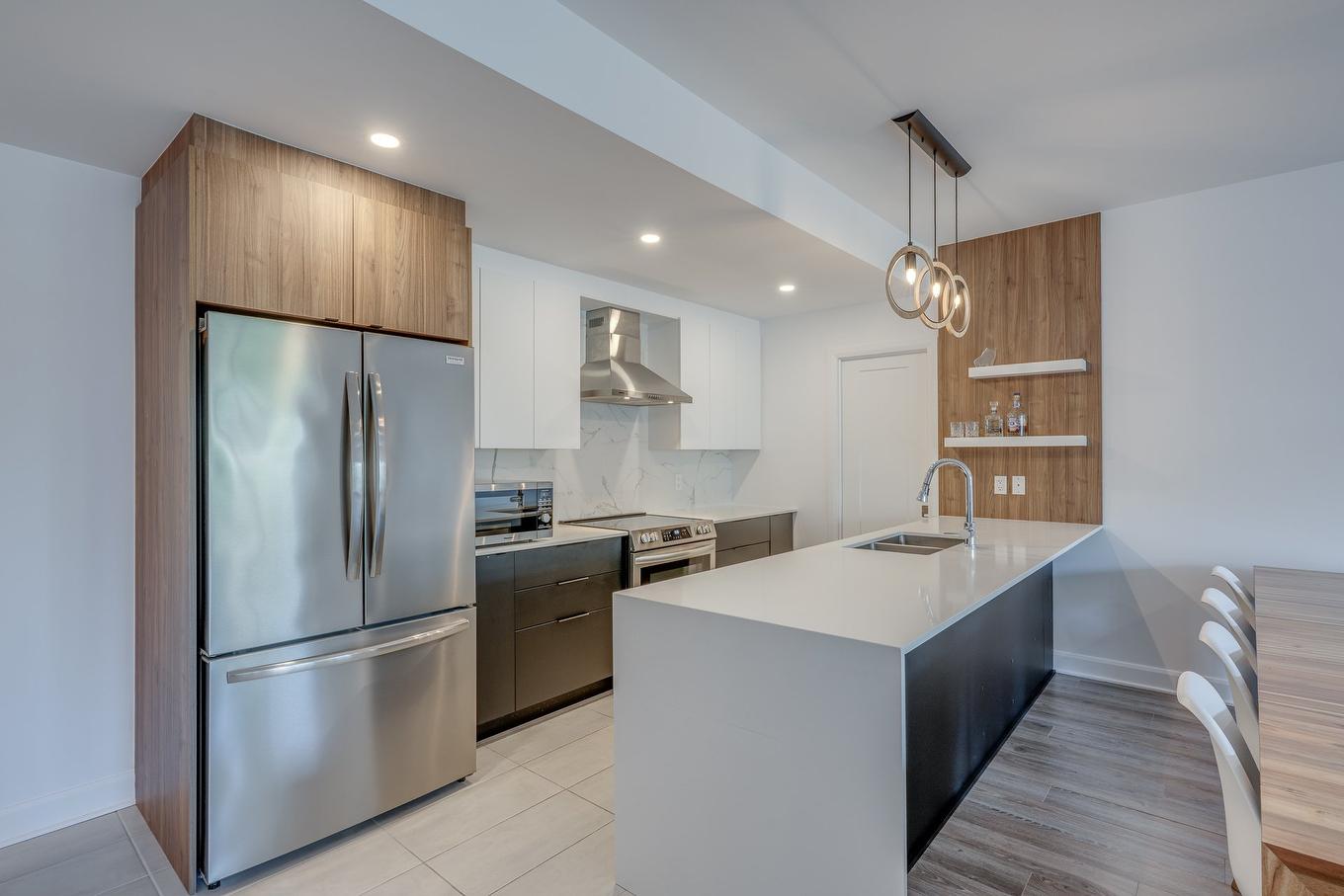 Cuisine - 201-130 Boul. De Chambery, Blainville, QC - Indoor Photo Showing Kitchen With Double Sink With Upgraded Kitchen