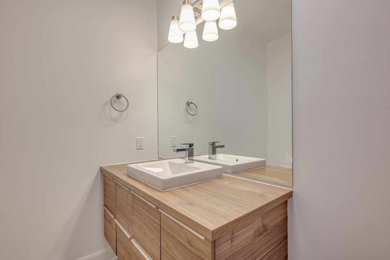 Salle de bains - 201-130 Boul. De Chambery, Blainville, QC - Indoor Photo Showing Bathroom