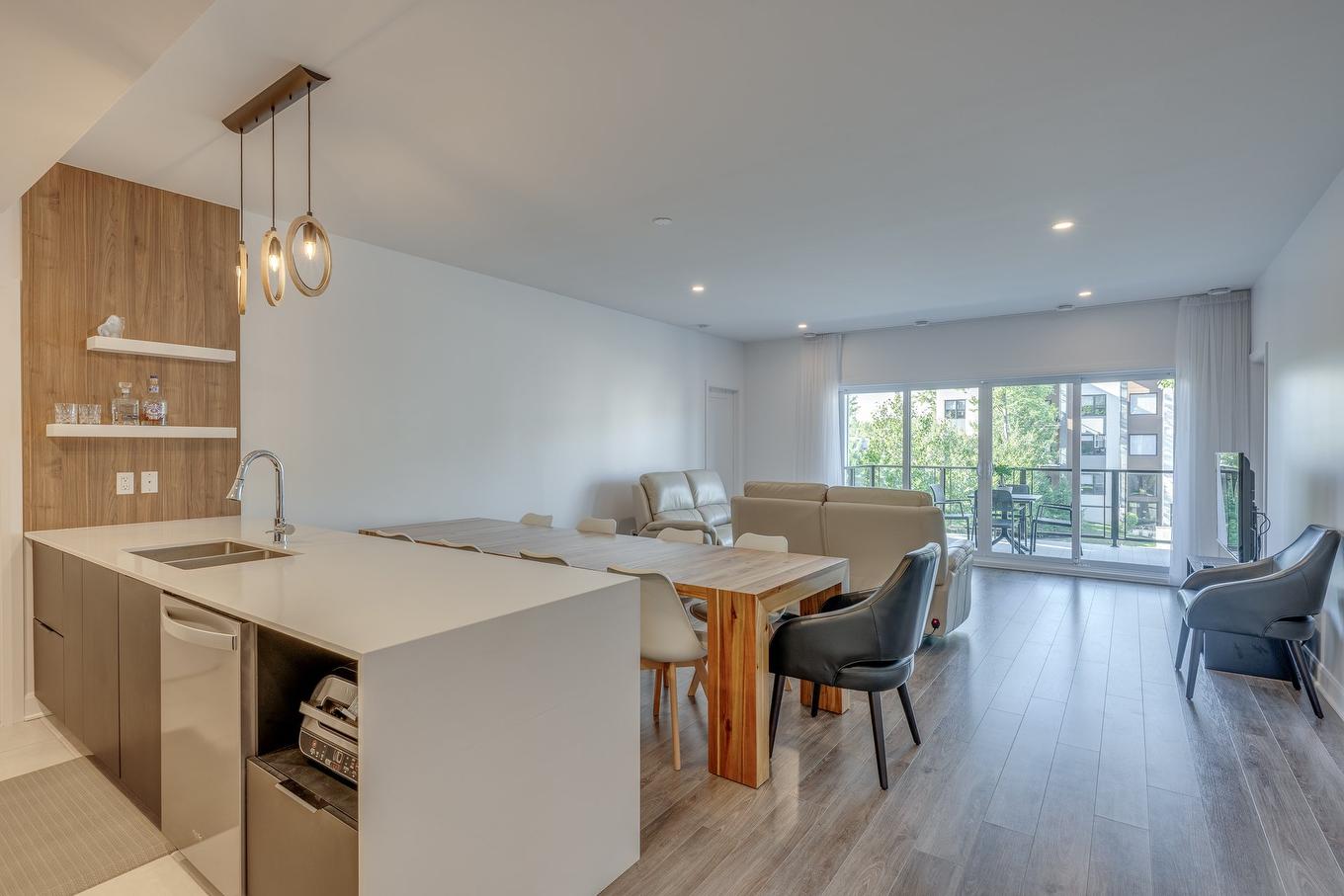 Cuisine - 201-130 Boul. De Chambery, Blainville, QC - Indoor