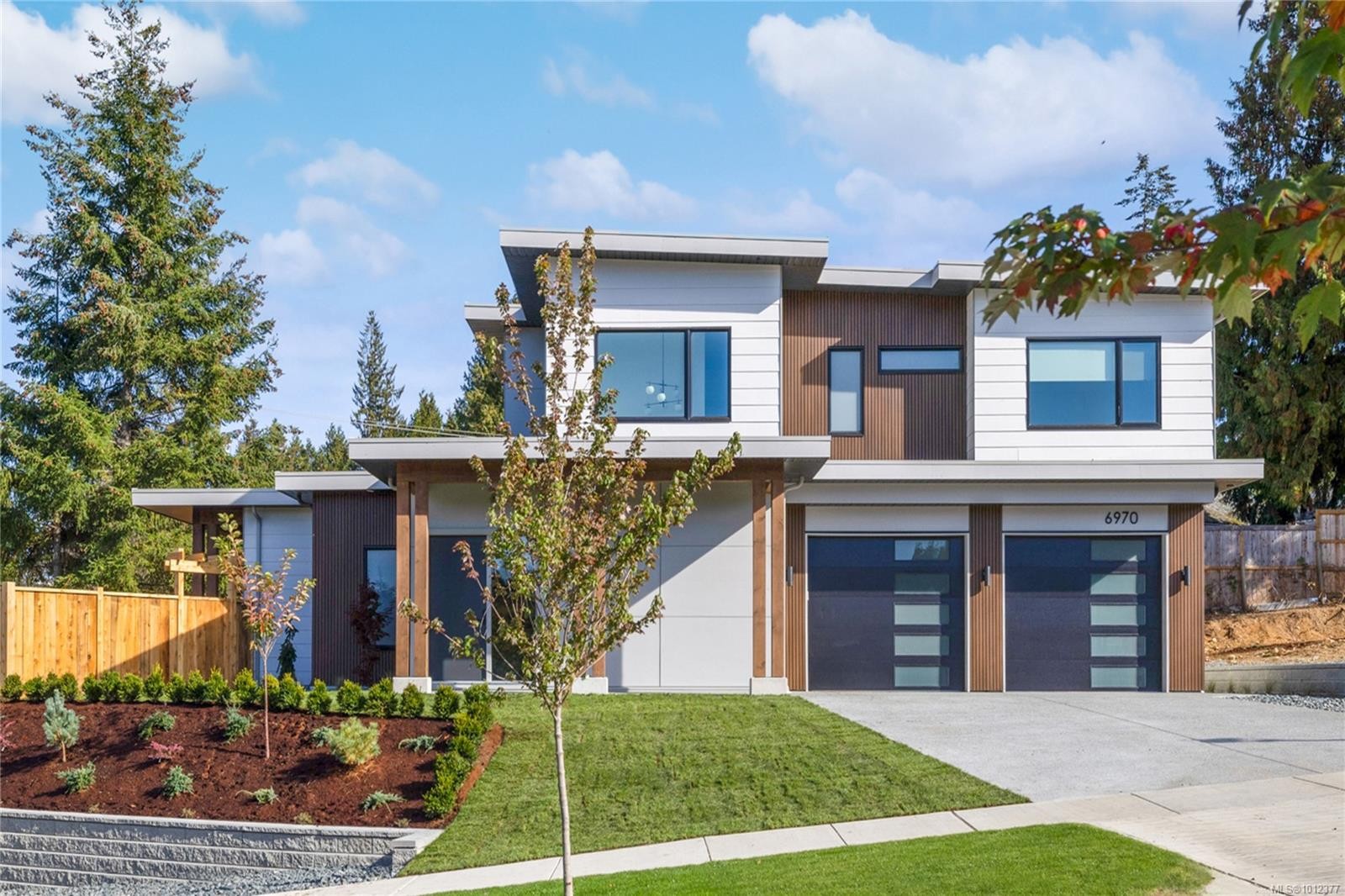 6970 Shale Rd, Lantzville, BC