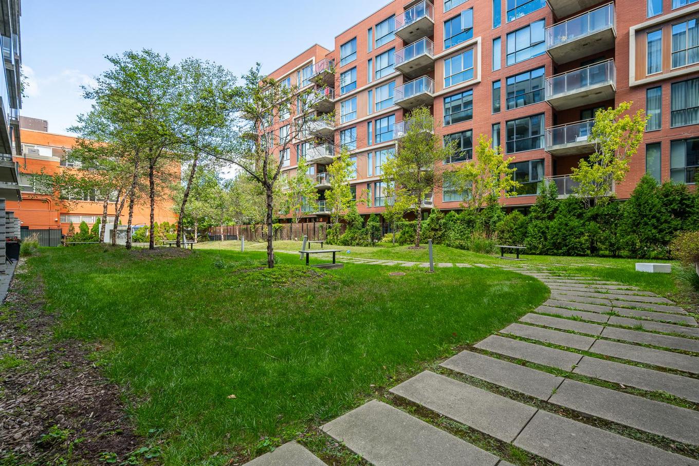 Backyard - 706-2335 Ch. Manella, Mont-Royal, QC - Outdoor With Facade