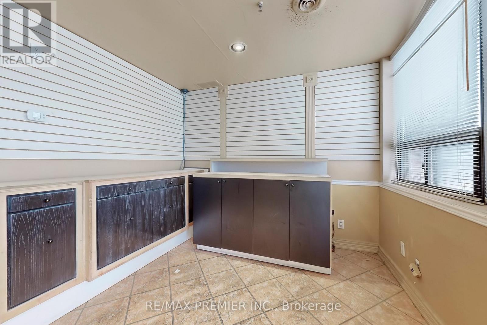 17 - 5484 Tomken Road, Mississauga, ON